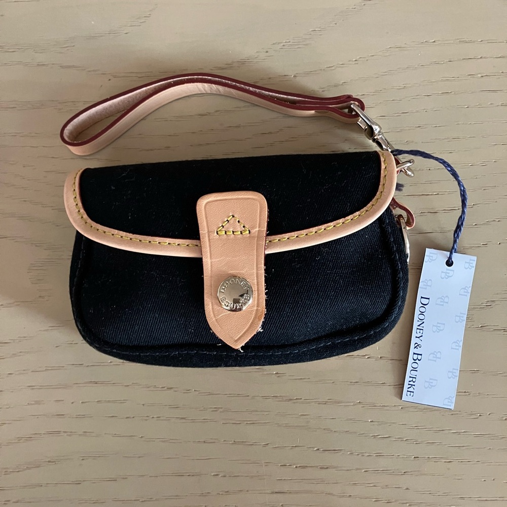 Dooney & Bourke Cabriolet Flap Wristlet • Black and Tan Clutch Wristlet